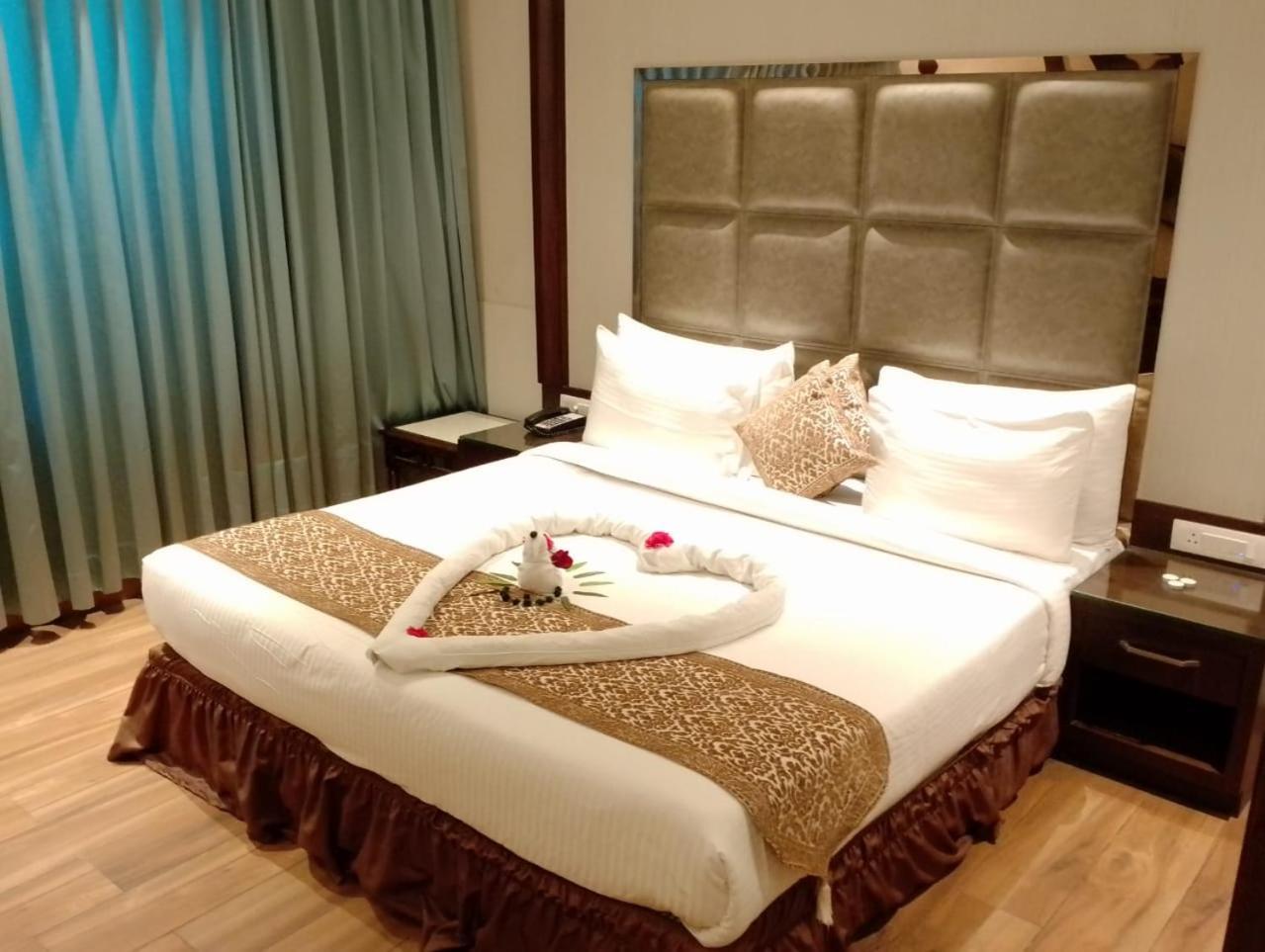 The Stella Hotel & Resort Ludhiana Extérieur photo