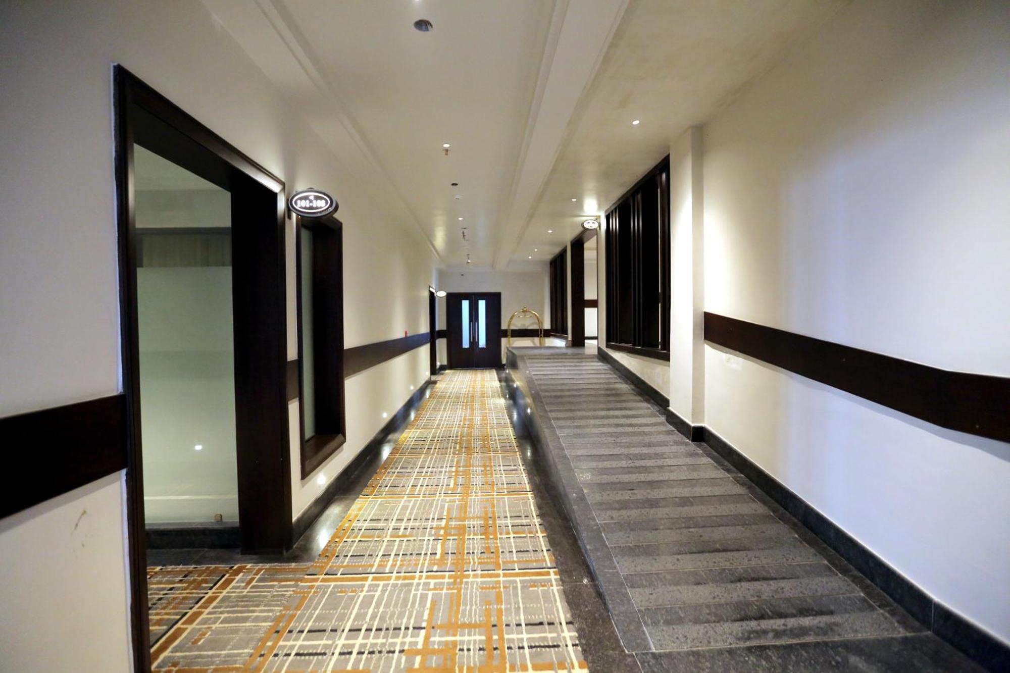 The Stella Hotel & Resort Ludhiana Extérieur photo